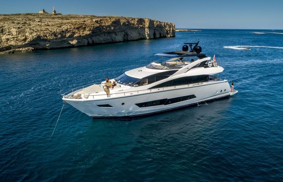 Motorboat Sunseeker 86 Yacht 960hp