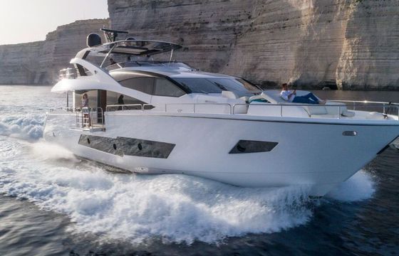 Motorboat Sunseeker 86 Yacht 960hp