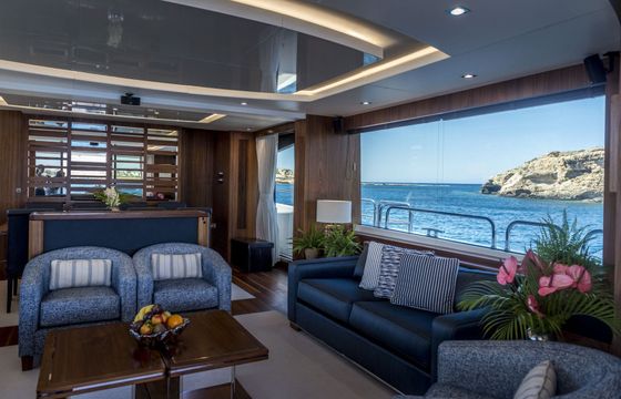 Motorboat Sunseeker 86 Yacht 960hp