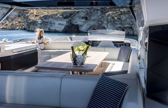 Motorboat Sunseeker 86 Yacht 960hp