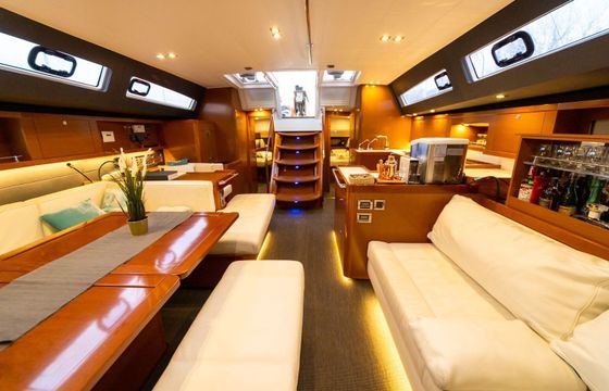 Sailboat Beneteau Oceanus 60 18m