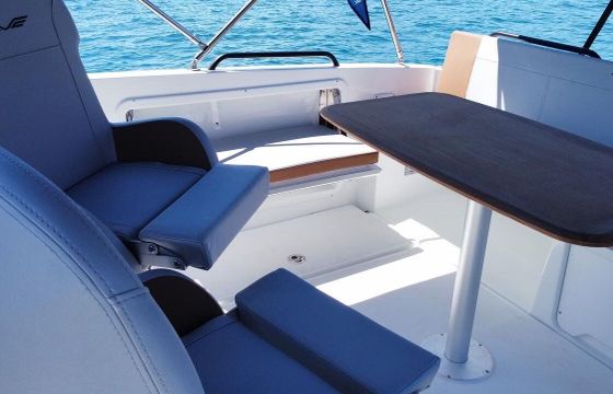 Motorboat Beneteau Flyer 8 300hp