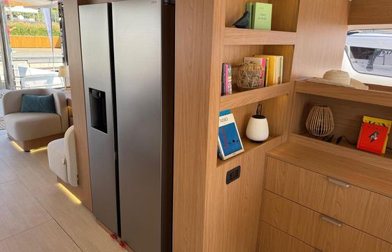 Catamaran Bali 5.8-5 cabin 17m