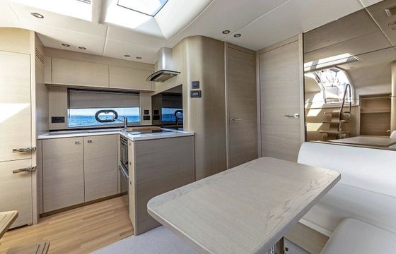 Motor yacht Princess V50 880hp