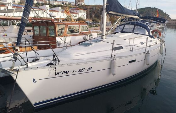 Sailboat Beneteau OCEANIS 331 10m