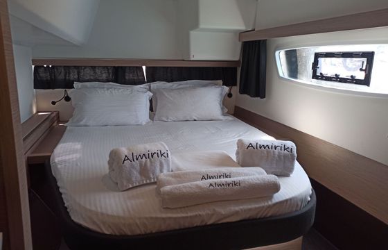 Catamaran Fountaine Pajot ISLA 40 12.26m