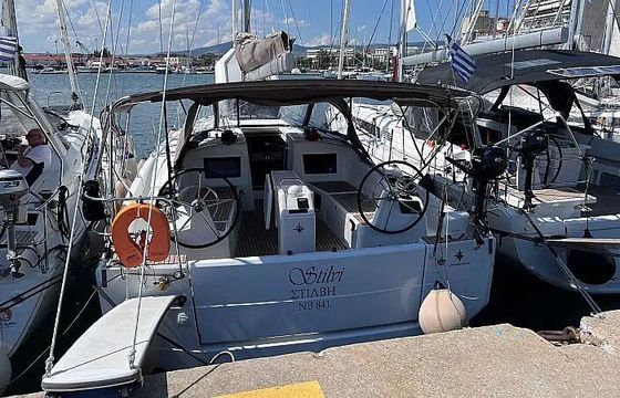 Sailboat Jeanneau Sun Odyssey 410 12.35m