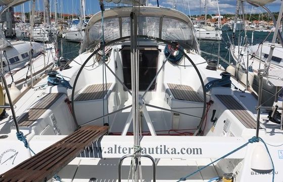 Sailboat BENETEAU FIRST 35 10.85m