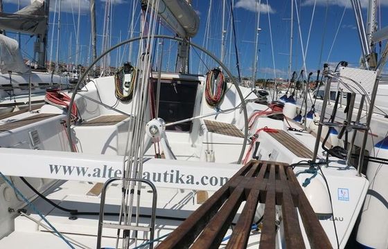 Sailboat BENETEAU FIRST 35 10.85m