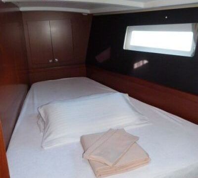 Sailboat Beneteau Oceanis 45 13.94m