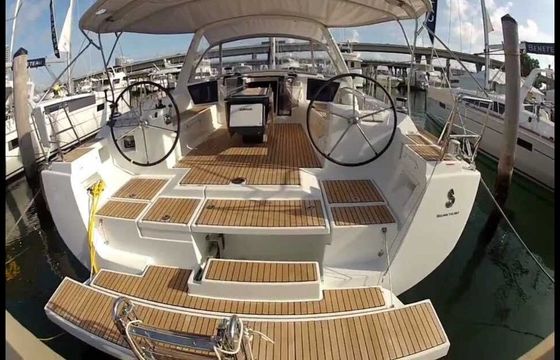 Sailboat Beneteau Oceanis 45 13.94m