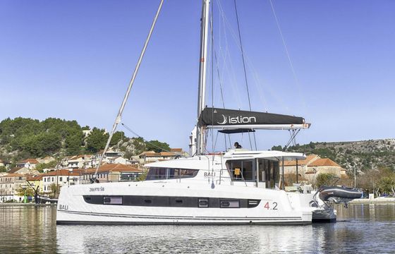 Catamaran Catana Group Bali 4.2 - 4 + 1 cab. 12m