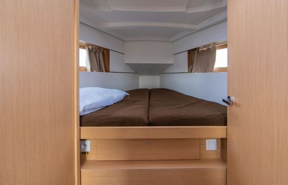 Sailboat BENETEAU OCEANIS 35.1 10.45m