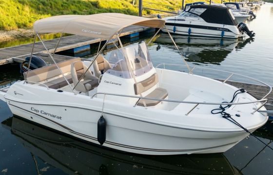 Motorboat Jeanneau Cap camarat 6.5 cc 150hp