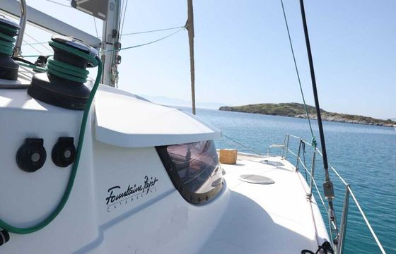 Catamaran Luxury Catamaran Crewed 12.5m
