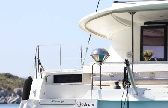 Catamaran Luxury Catamaran Crewed 12.5m