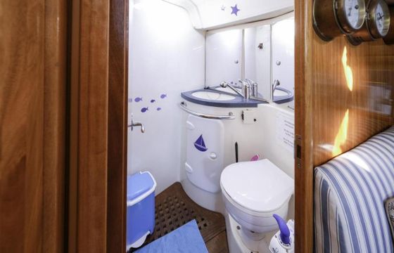 Sailboat Bavaria Cruiser 37 11.2m