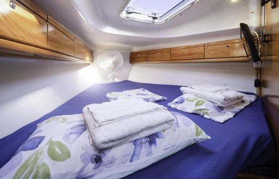 Sailboat Bavaria Cruiser 37 11.2m