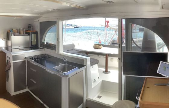Catamaran Lagoon 380 S2 11.5m