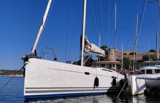 Sailboat Hanse 540 e 16.5m