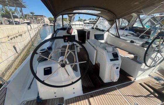 Sailboat Sun Odyssey 410 12m