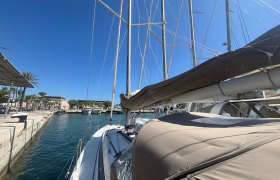 Sailboat Sun Odyssey 410 12m