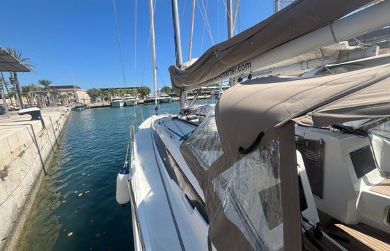 Sailboat Sun Odyssey 410 12m