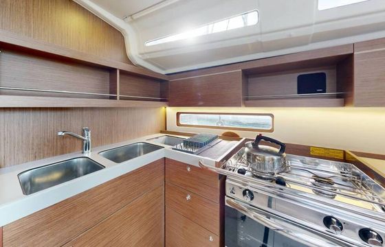 Sailboat Oceanis 40.1 12m