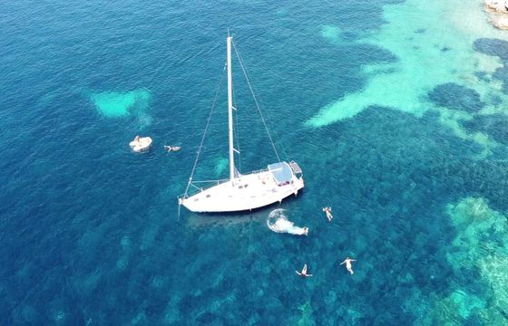 Sailboat Bavaria 42 13m