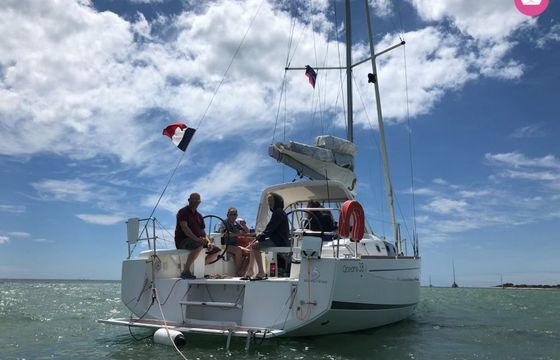 Sailboat Beneteau Oceanis 38.1 11.13m