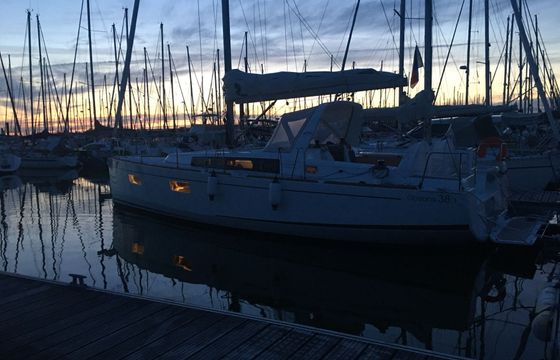 Sailboat Beneteau Oceanis 38.1 11.13m