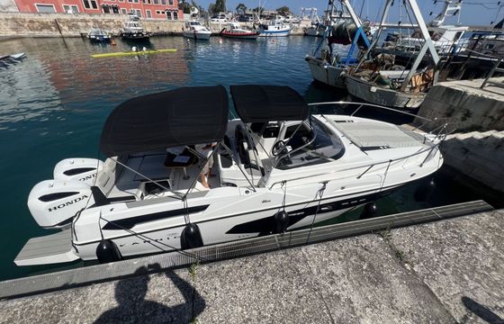 Motorboat KARNIC SL 902 400hp
