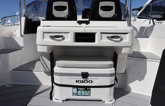 Motorboat KARNIC SL 902 400hp