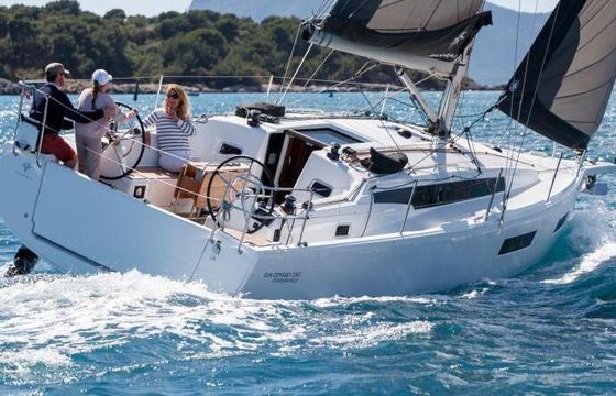 Sailboat Sun Odyssey 350 10m