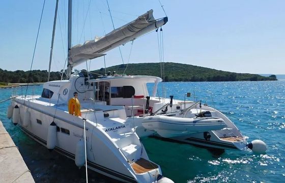 Catamaran Bavaria Nautech 441 14m