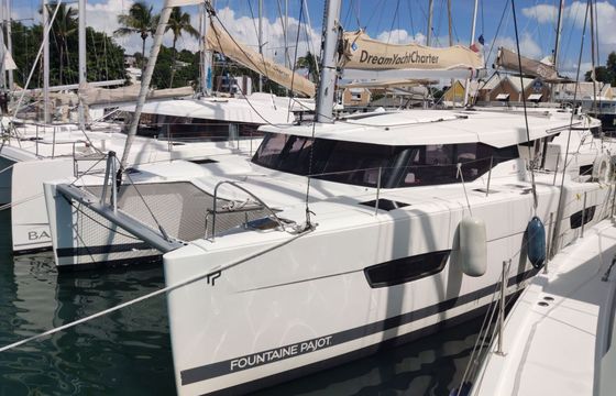 Catamaran Fountaine Pajot Lucia 40 with watermaker 11.73m