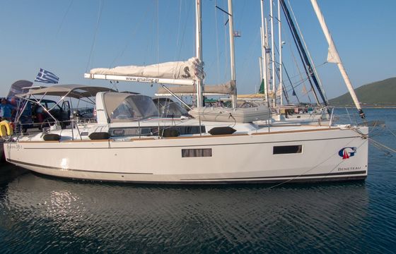 Sailboat BENETEAU OCEANIS 38.1 11.5m