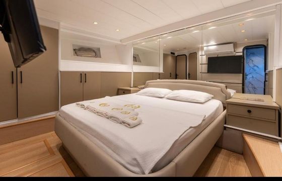 Motor yacht 2009 2025