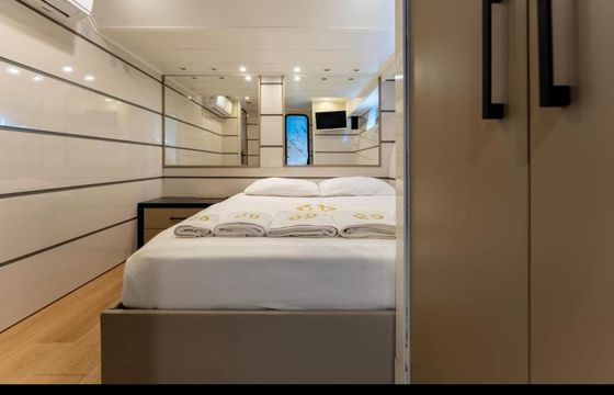 Motor yacht 2009 2025
