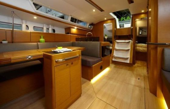 Sailboat Jeanneau Sun Odyssey 439 Performance 12.99m