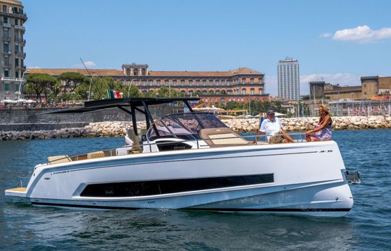 Motorboat Salpa Avantgarde 11.1 700hp