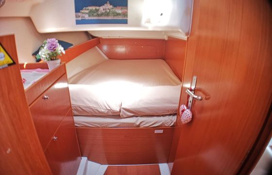 Sailboat Beneteau Cyclades 39.3 11.7m
