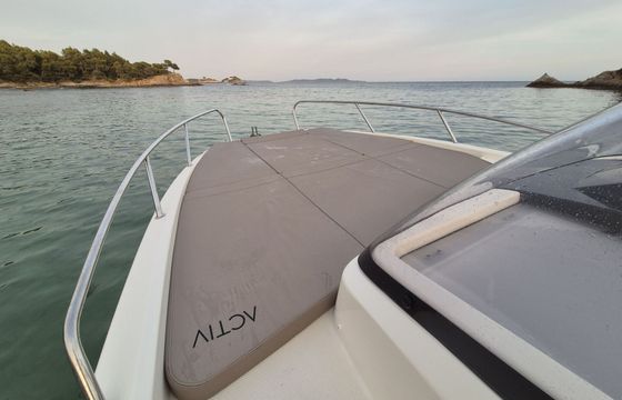 Motorboat QUICKSILVER 675 sundeck 150hp