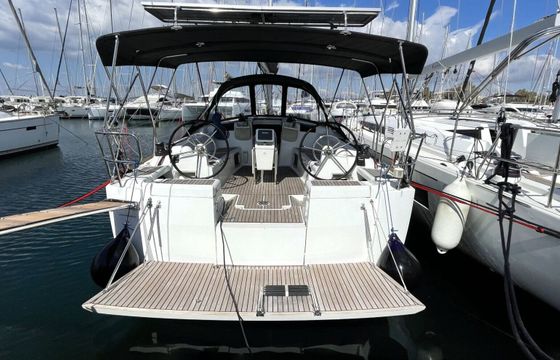 Sailboat Sun Odyssey 449 13.76m
