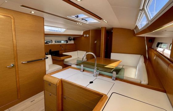 Sailboat Sun Odyssey 449 13.76m
