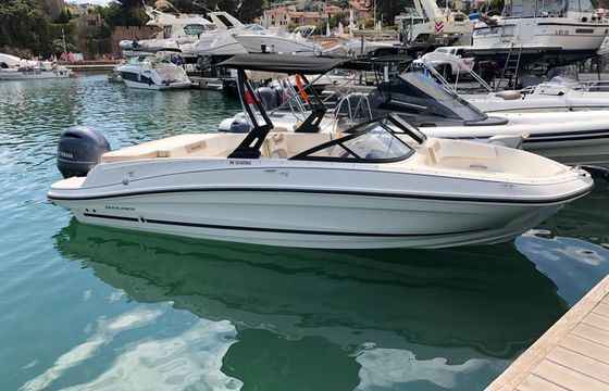 Motorboat Bayliner Vr6 200hp