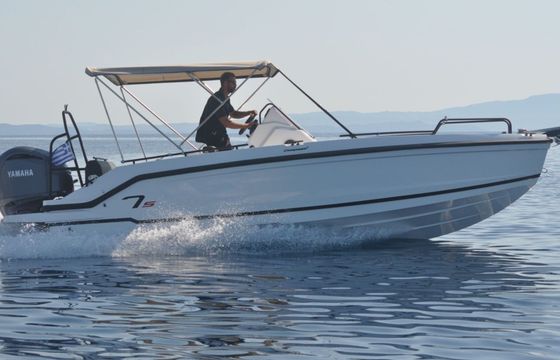 Motorboat Compass 7s 250hp
