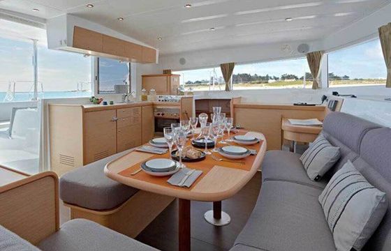 Catamaran Lagoon 39 11.8m