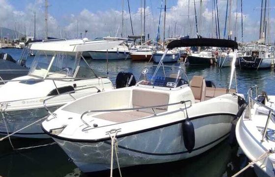 Motorboat Quicksilver Activ 555 Open 40hp