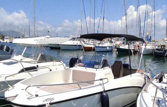 Motorboat Quicksilver Activ 555 Open 40hp